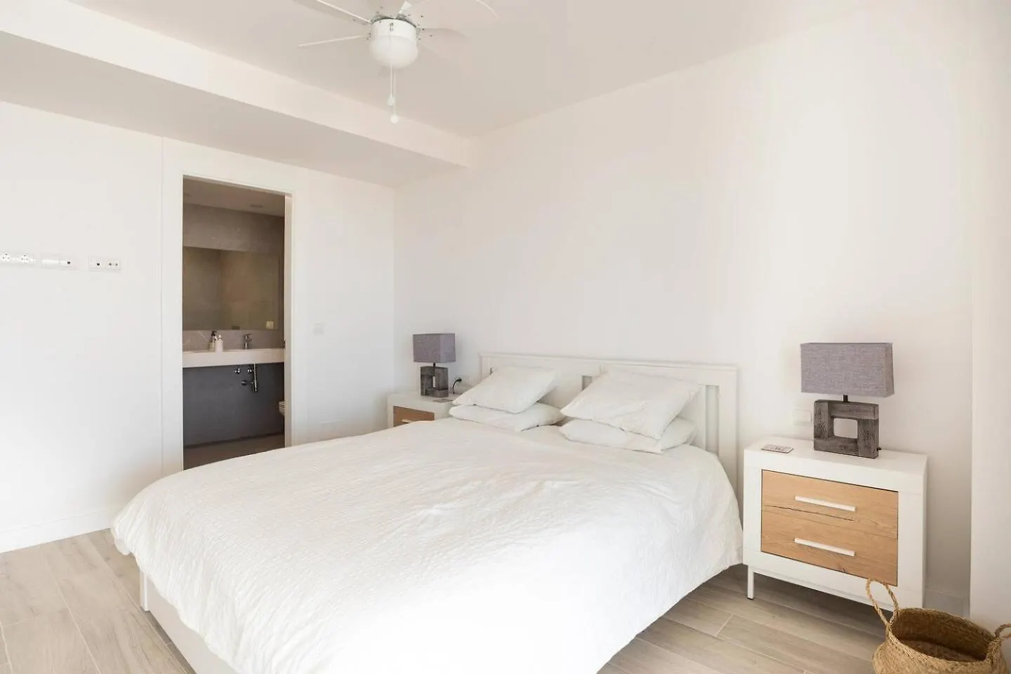 Mediterranean Apartment With Sea Views In Mijas