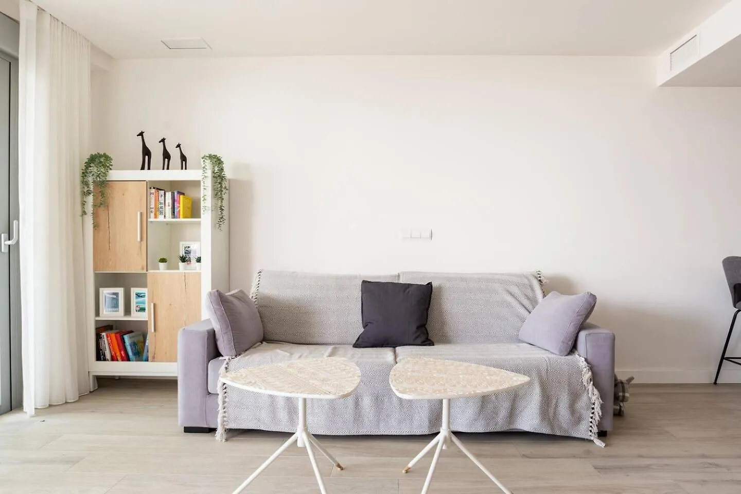 Mediterranean Apartment With Sea Views In Mijas