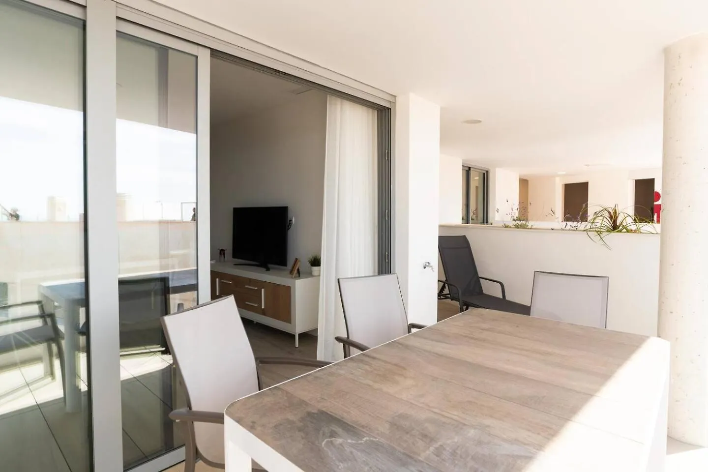 Mediterranean Apartment With Sea Views In Mijas Nyaraló